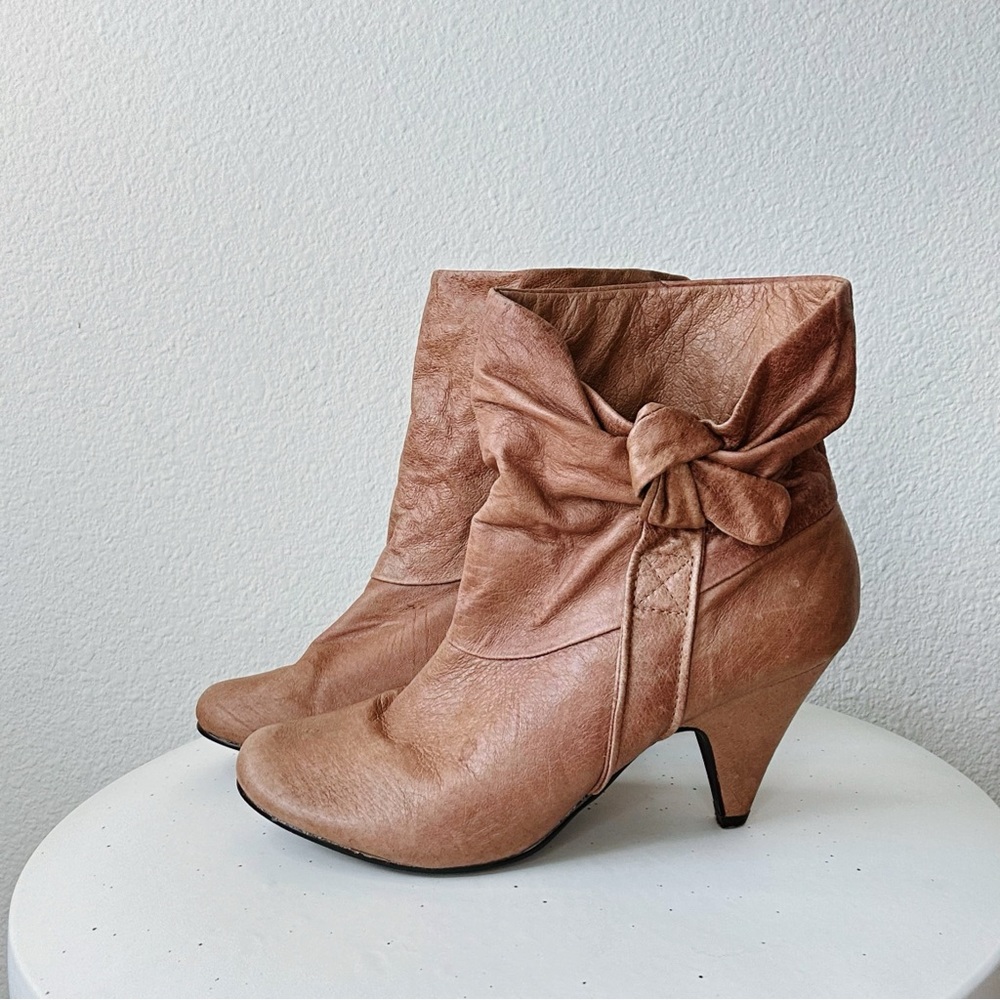 Steve Madden 80's Inspired Mauve Leather 'Jess' Booties
